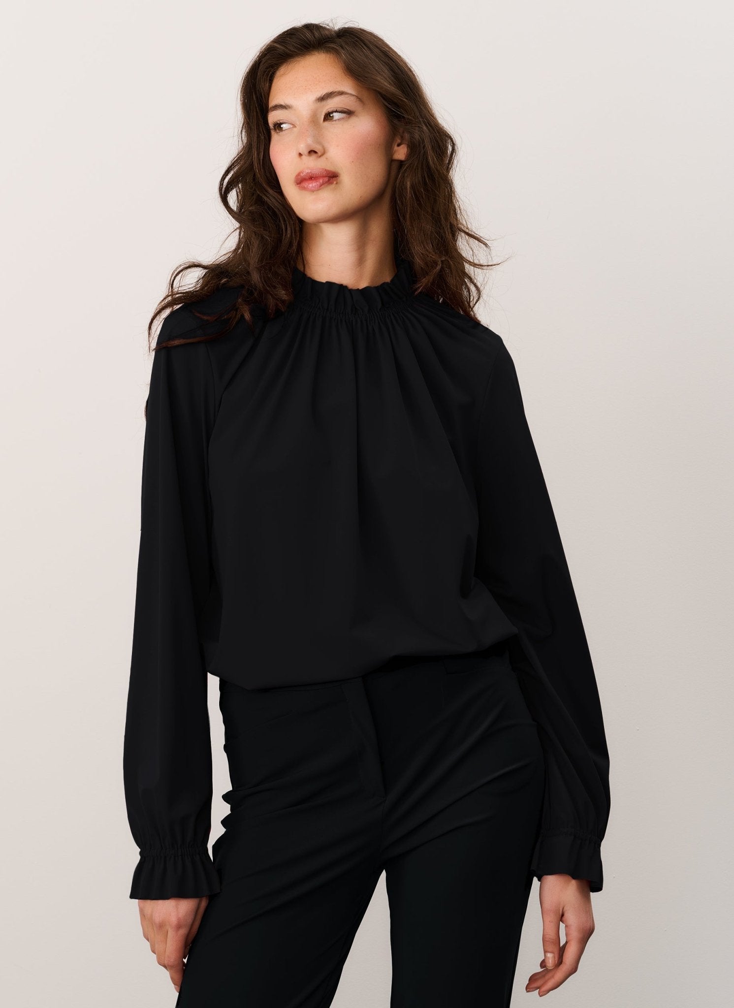 Blouse | Soft Travel | Mukawa | Deep Black | Japan TKY – JapanTKY