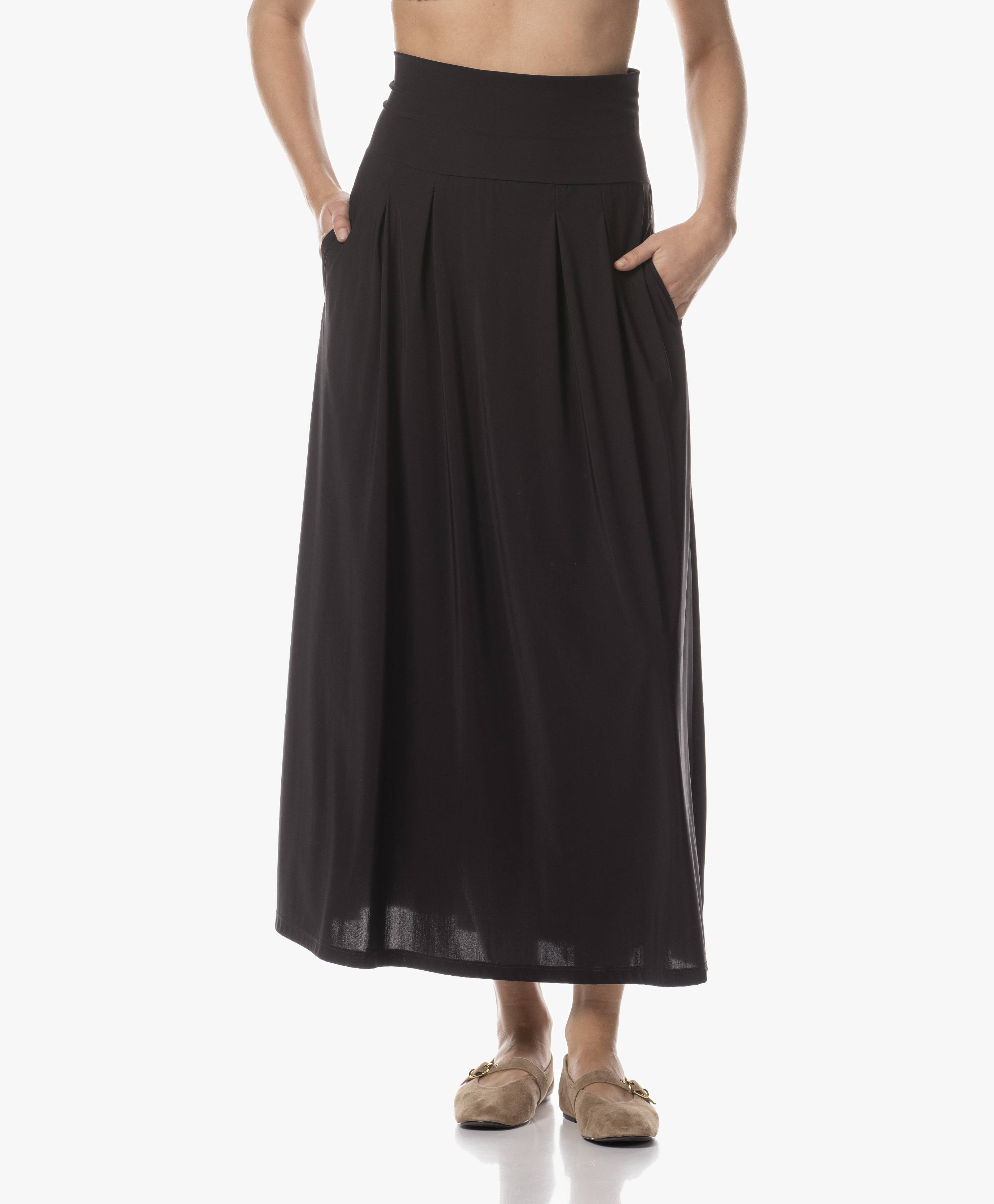 Skirt | Light Travel | Bakana | Deep Black | Japan TKY – JapanTKY